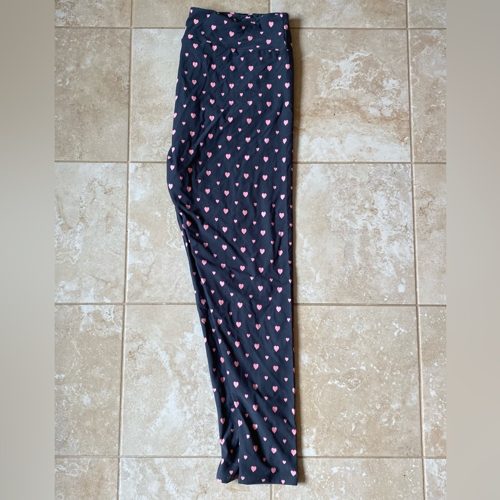 ❤️ LuLaRoe leggings. New with tags. Valentines collection. Gray with pink. OS